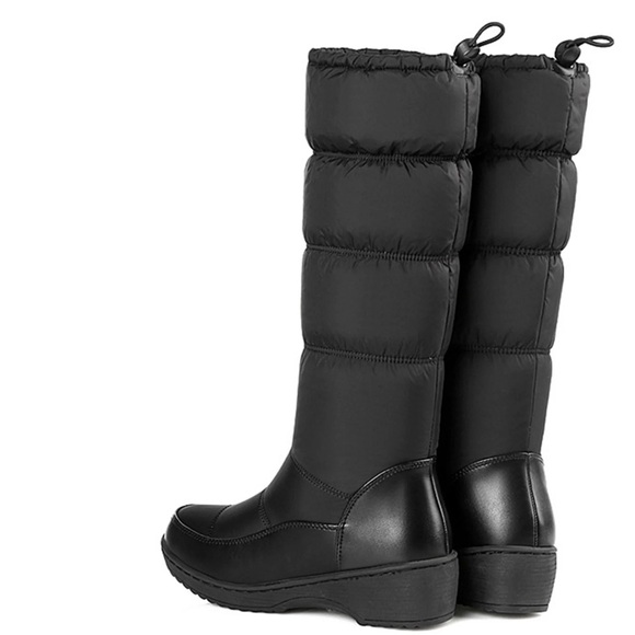 Women's Black Winter Boots - Picture 1 of 3